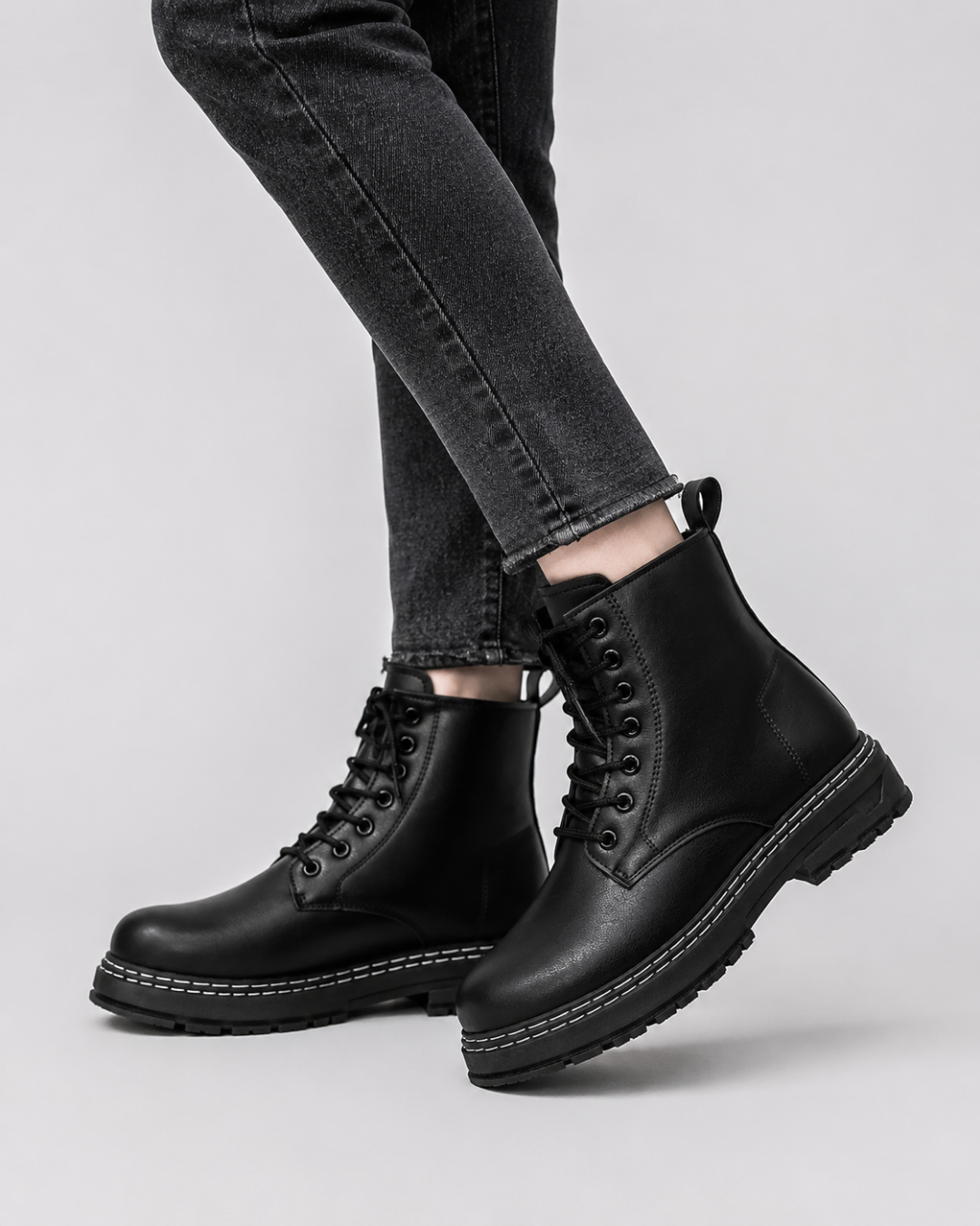 Men's High-Top Boots Fashionable All-Match Casual Shoes Classic Black British Style Motorcycle Boots Four-Season Trendy Footwear